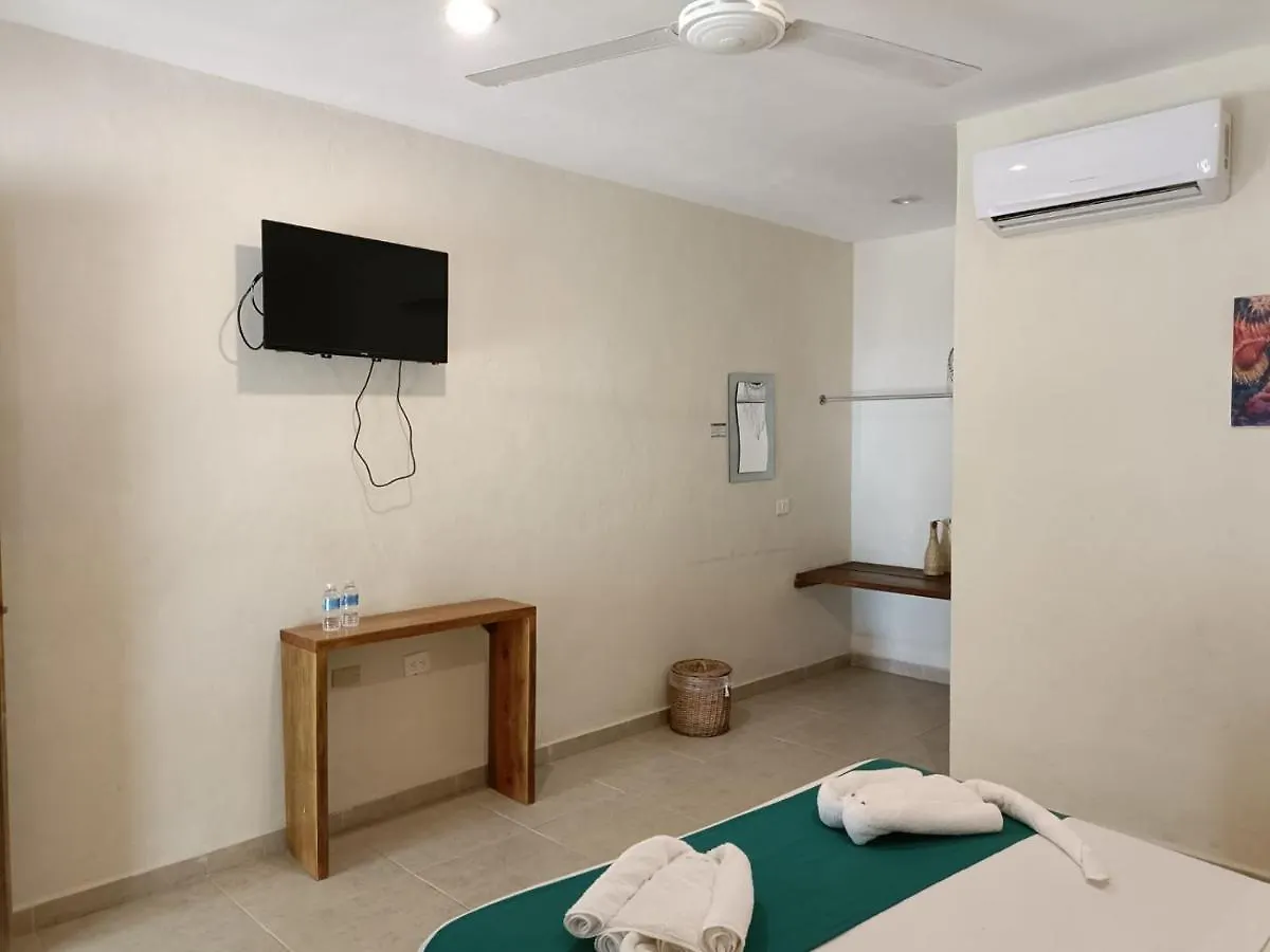 Mecate Bacalar Hotel & Dorms