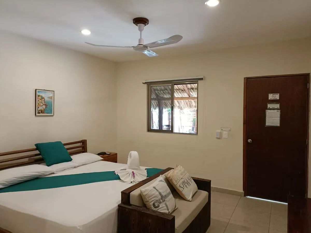 Mecate Bacalar Hotel & Dorms
