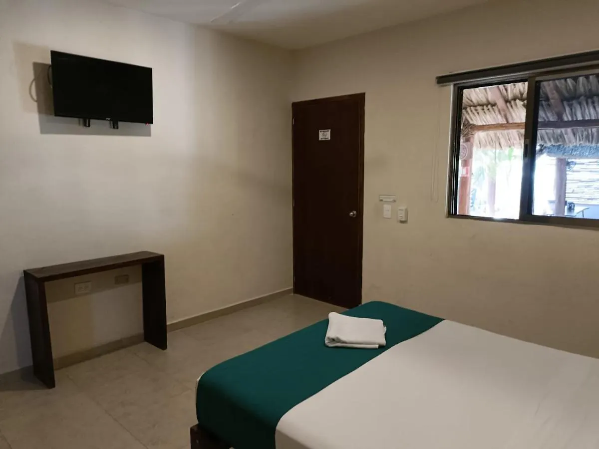 Mecate Bacalar Hotel & Dorms